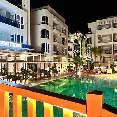 In With Pool 40m From Appartamento
