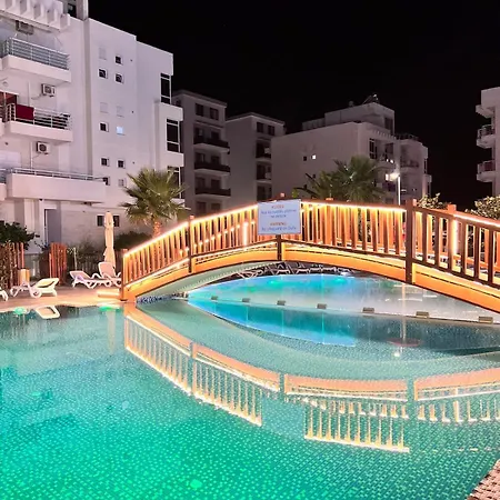In With Pool 40m From דירה Vlorë