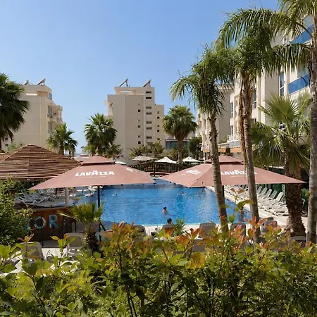 In With Pool 40m From Apartman