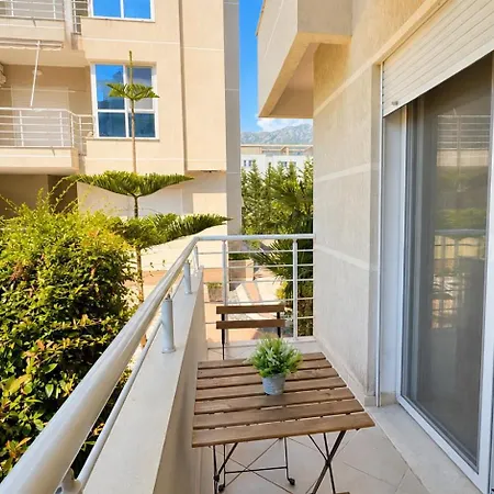 In With Pool 40m From * Vlora
