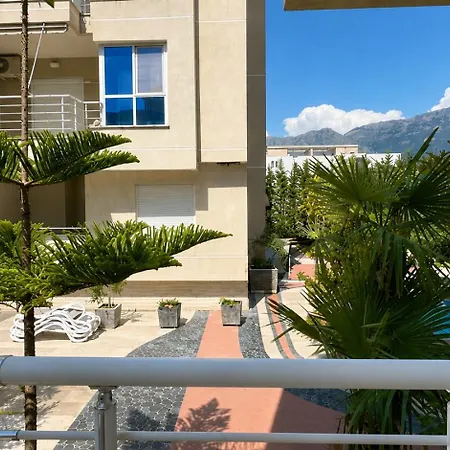 In With Pool 40m From Vlora