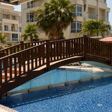 Apartman In With Pool 40m From